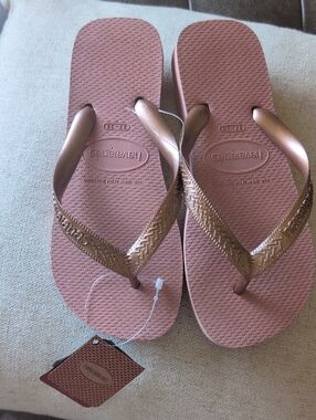 Havaianas Pink Footbed with Rose Gold Straps Flip Flops